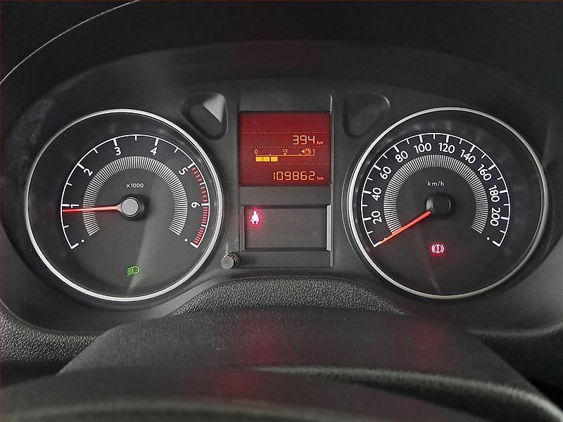 Peugeot 301 (2014) 1.2 VTi - fotka 11 z 15