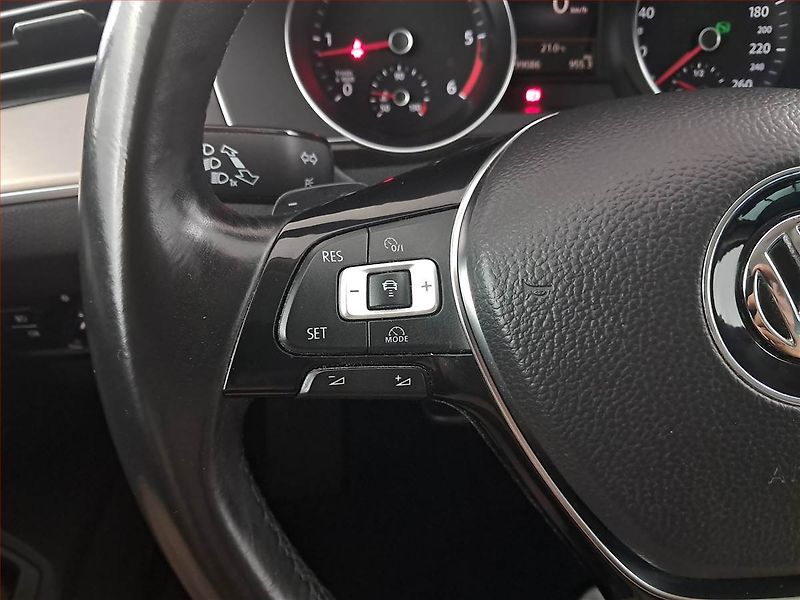 Volkswagen Passat (2015) 2.0 TDI, Automat, Serv.kniha - fotka 18 z 20