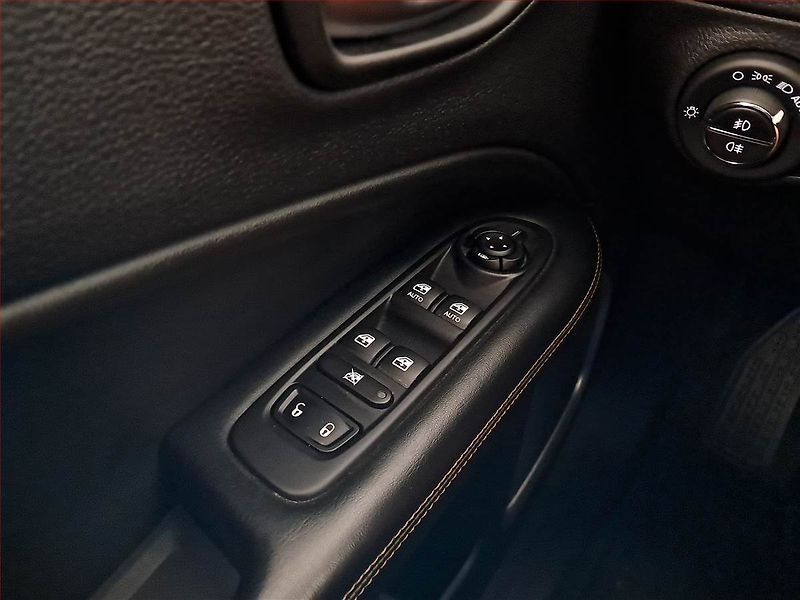 Jeep Compass (2020) 2.0 MultiJet, 4X4, Automat - fotka 16 z 19