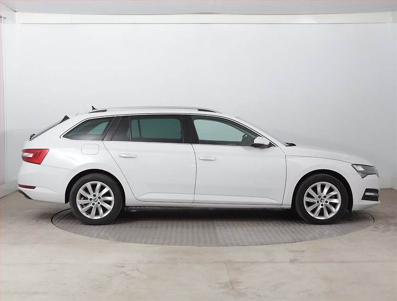 Škoda Superb (2022) Ambition 2.0 TDI - fotka 6 z 20