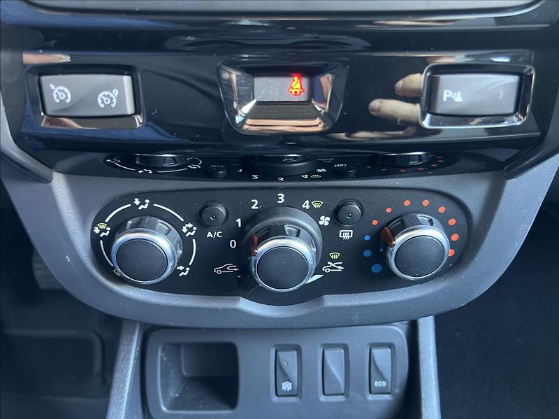Dacia Duster 1,6 SCe / LPG / KLIMA Black Sh - fotka 26 z 32