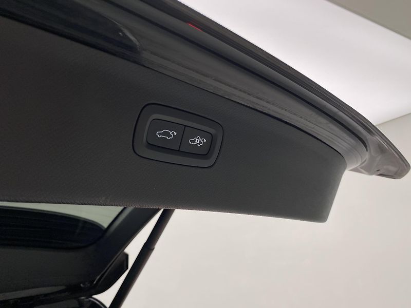 Volvo XC90 B5 AWD BRIGHT PLUS AUT CZ 7m - fotka 37 z 65