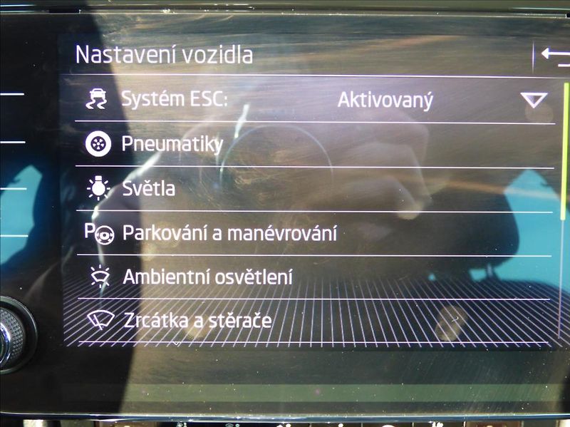 Škoda Superb 2,0 TDI DSG CRYSTAL LIGHT  Sty - fotka 48 z 78