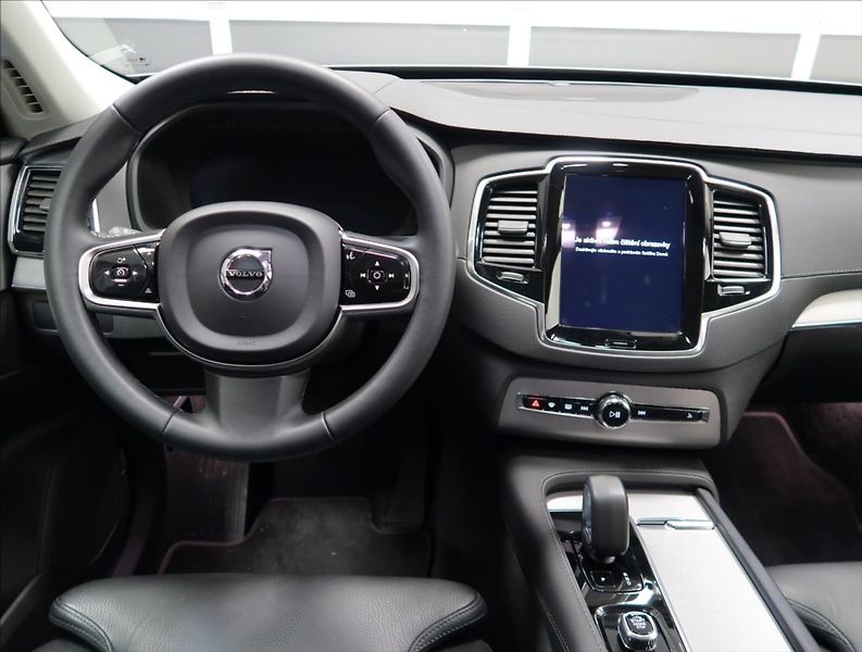 Volvo XC90 2,0 B5 AWD AUT Plus Bright - fotka 14 z 38