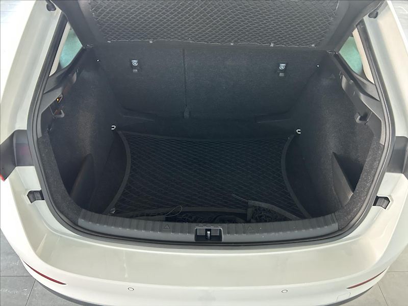 Škoda Scala 1,0   TSI 81kW,STYLE,ČR,TAŽNÉ - fotka 23 z 26