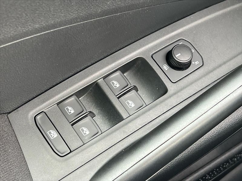 Škoda Fabia 1,0 TSi 70kW SELECTION  IV. - fotka 20 z 23