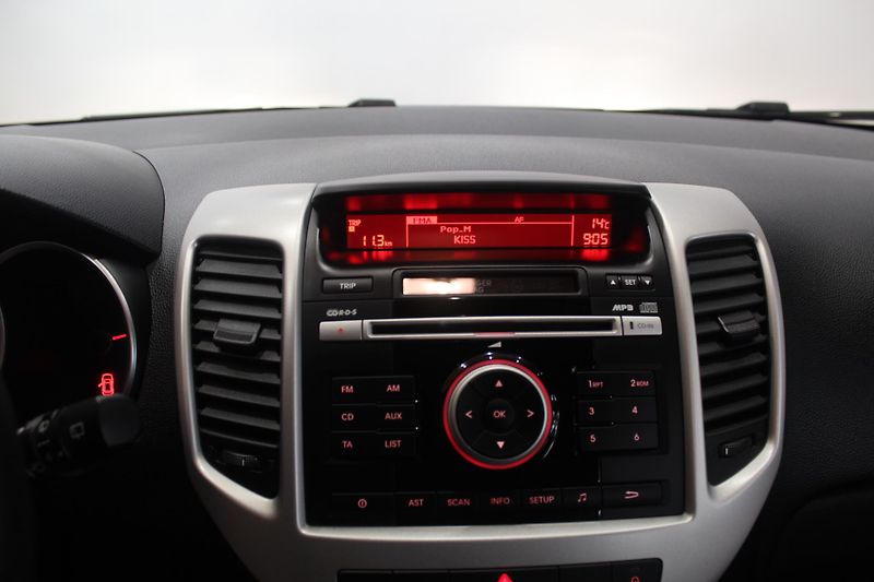 Kia Venga (2016) 1.4 66kW Klima ČR - fotka 30 z 30