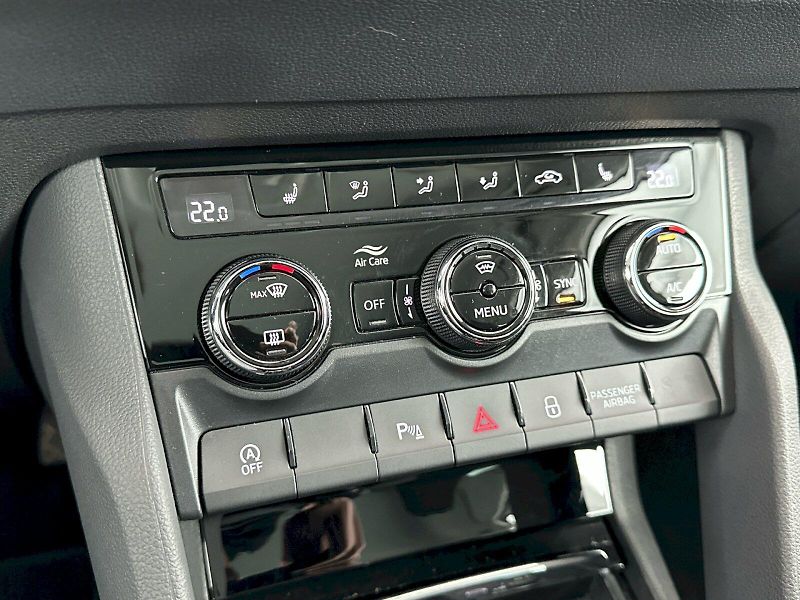 Škoda Karoq (2022) 2.0TDI 110kW Ambition - fotka 22 z 29