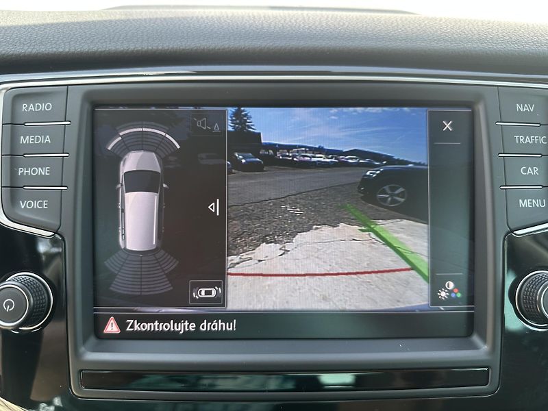 Volkswagen Golf Sportsvan (2014) 2.0 TDI 1. majitel, ser. kniha - fotka 29 z 41