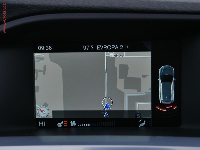 Volvo V60 (2016) 2.4 D4 4x4, ČR, Cross - fotka 19 z 23
