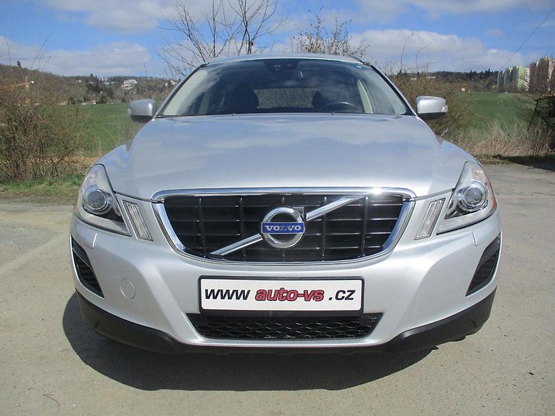 Volvo XC60 2.4 D5*AWD*NAVI*198 tkm*SUMMUM - fotka 3 z 56