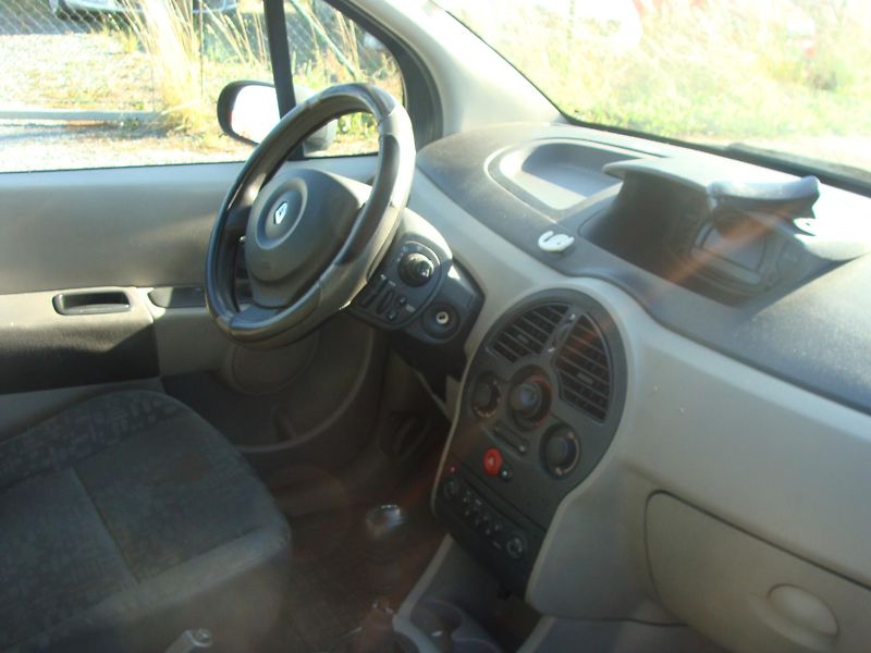 Renault Modus 1.6i, 65 kW, klima, tažné - fotka 13 z 19