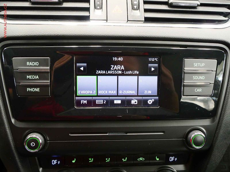 Škoda Octavia (2014) 2.0TDI, ČR, Elegance, bixen - fotka 15 z 20