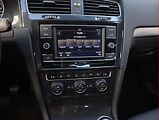 Volkswagen Golf (2018) 1.0 TSI, Tempomat - náhled 12