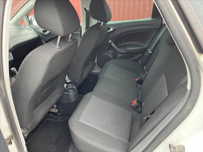 Seat Ibiza 1.6 TDi SPORT KLIMA  ROZVODY - fotka 13 z 31