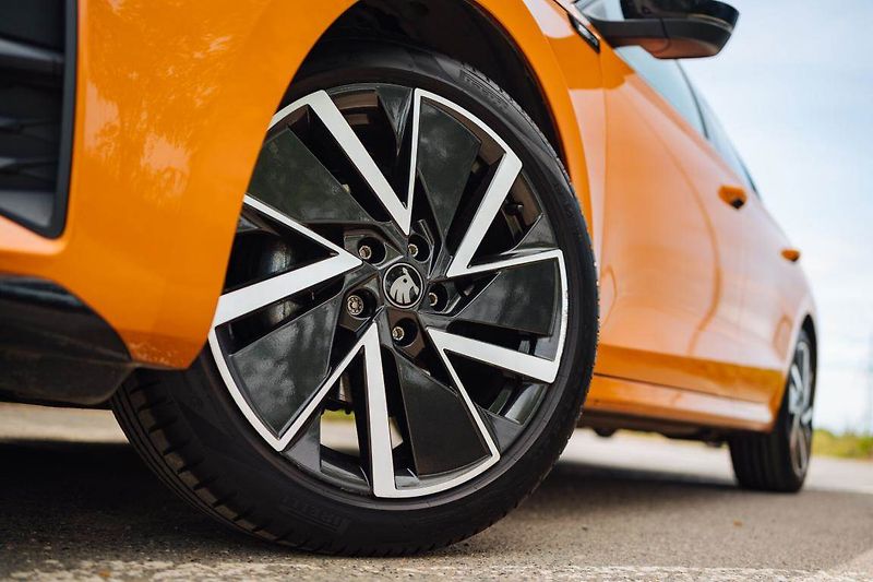 Škoda Octavia (2025) 2.0 TDI, Sportline, Automat - fotka 11 z 32