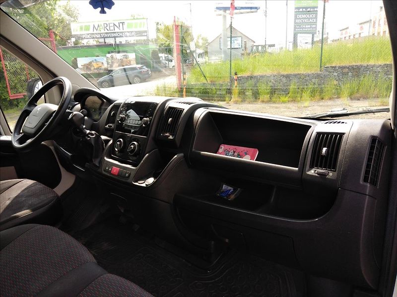Peugeot Boxer 3,0   3,0 HDi*8 Palet*Spaní*WE - fotka 13 z 37