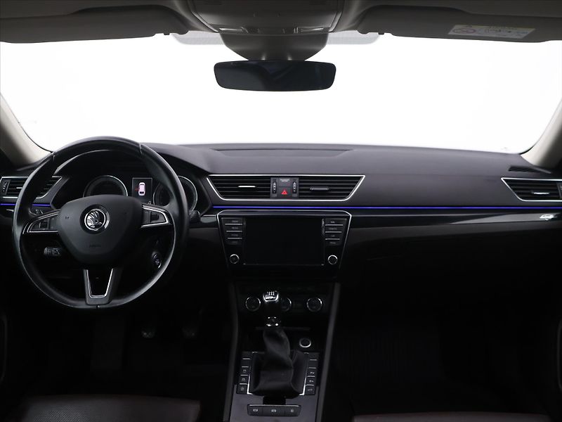 Škoda Superb 2,0 TDI 140kW L&K Navi CZ - fotka 22 z 30