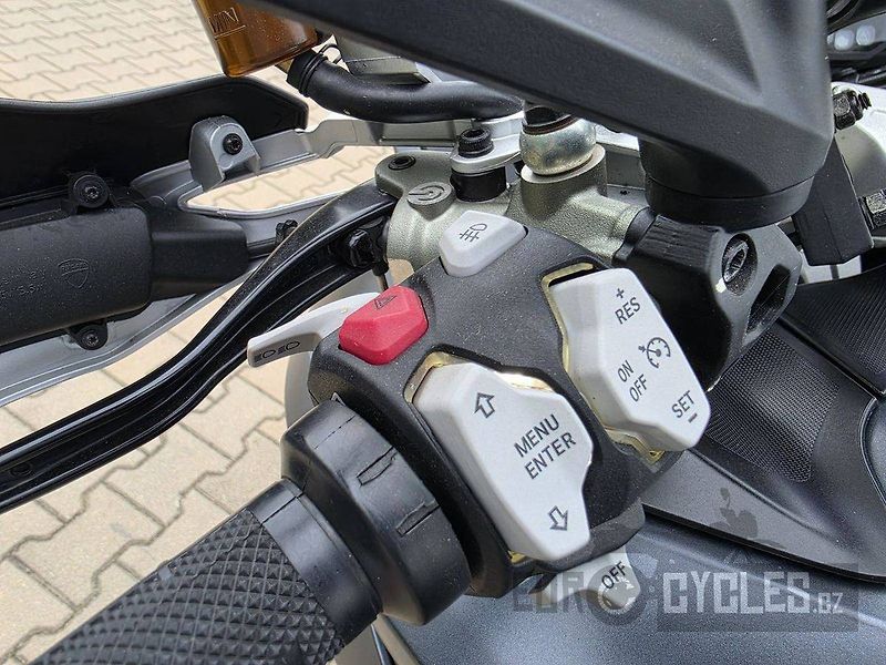 Ducati Multistrada 1200 S (2017) - fotka 15 z 19