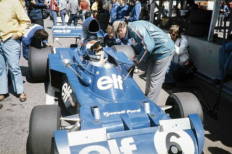 Před nedávnem jeden z legendárních závodníků Formule 1 všech dob Jackie Stewart, kterému se přezdívalo „Létající Skot“, oslavil 85. narozeniny.