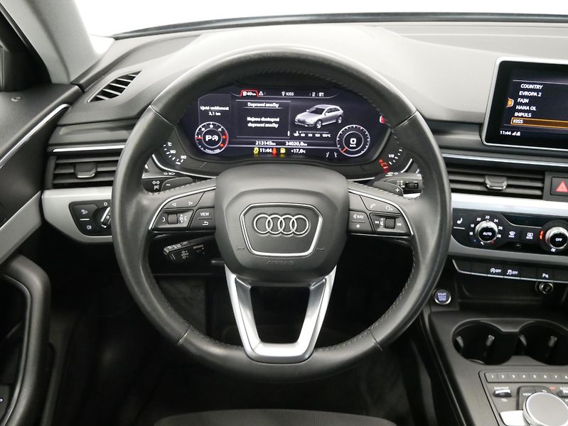 Audi A4 - fotka 18 z 30