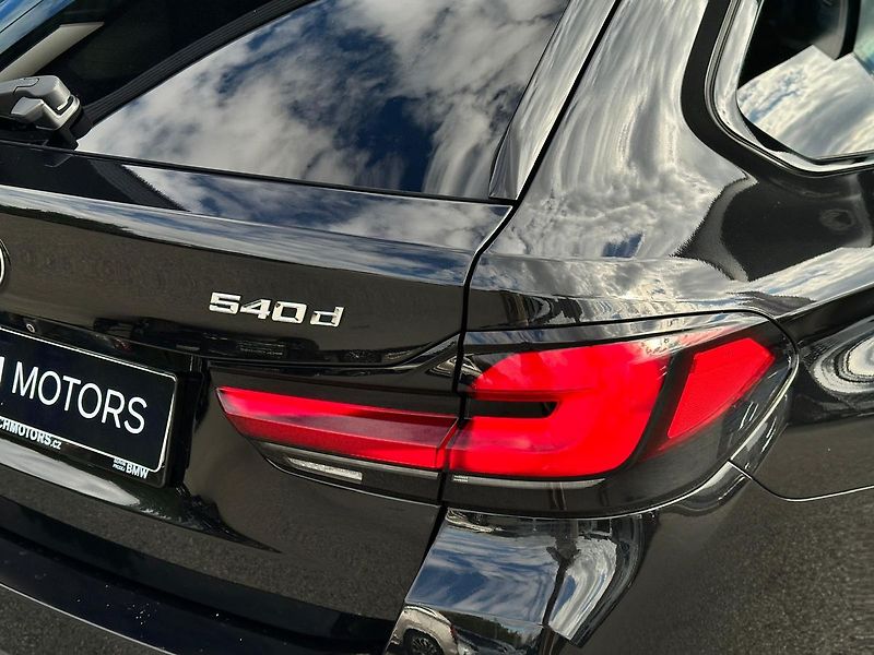 BMW Řada 5 540D xDrive Executive Pro LASE - fotka 11 z 24