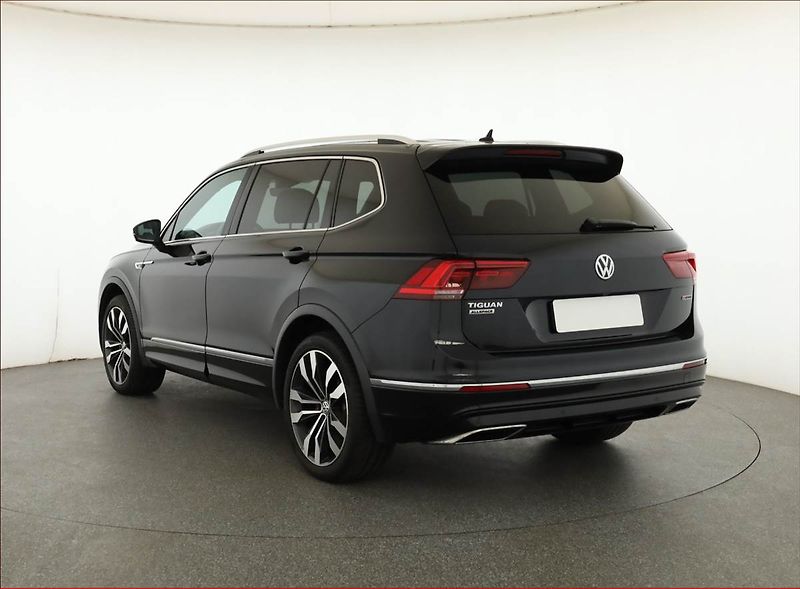 Volkswagen Tiguan Allspace (2019) R-Line 2.0 TSI - fotka 4 z 27