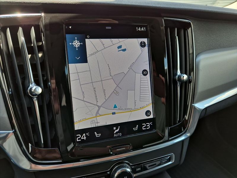 Volvo V90 2,0 B4 FWD Momentum Advanced - fotka 16 z 18