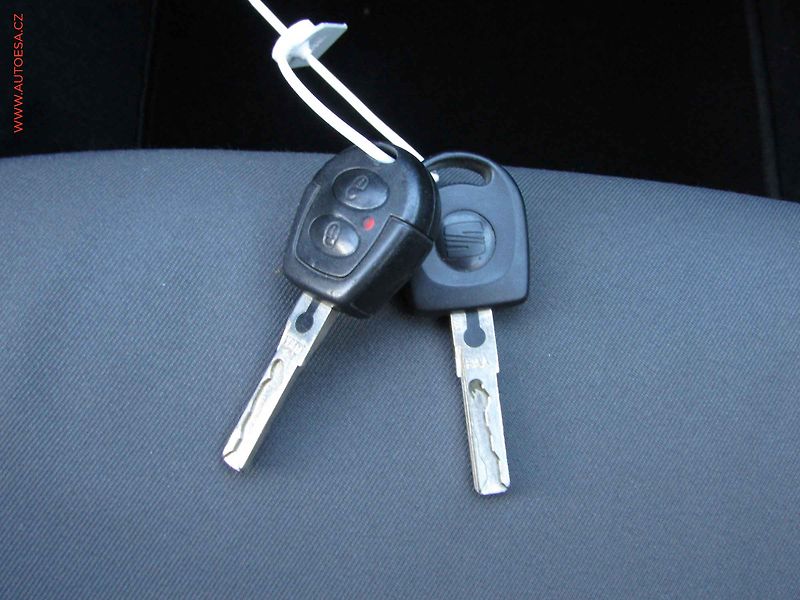 Seat Ibiza (2006) 1.4 i, AC, TZ, temp - fotka 15 z 15