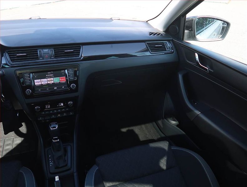 Škoda Rapid (2016) Spaceback 1.4 TSI, Automat - fotka 8 z 22