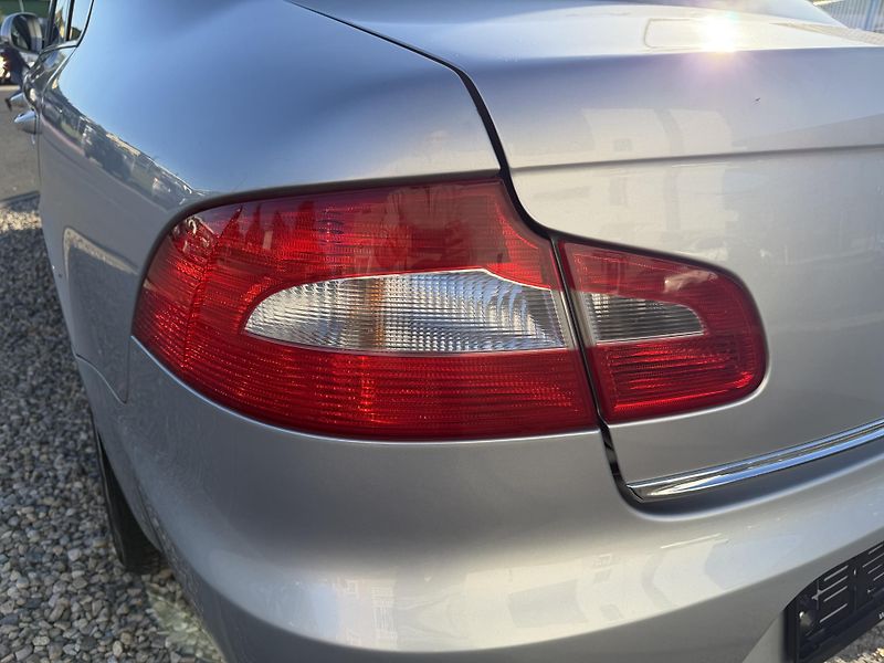 Škoda Superb II 2,0 TDi/103kW - Klima,ESP,. - fotka 58 z 71