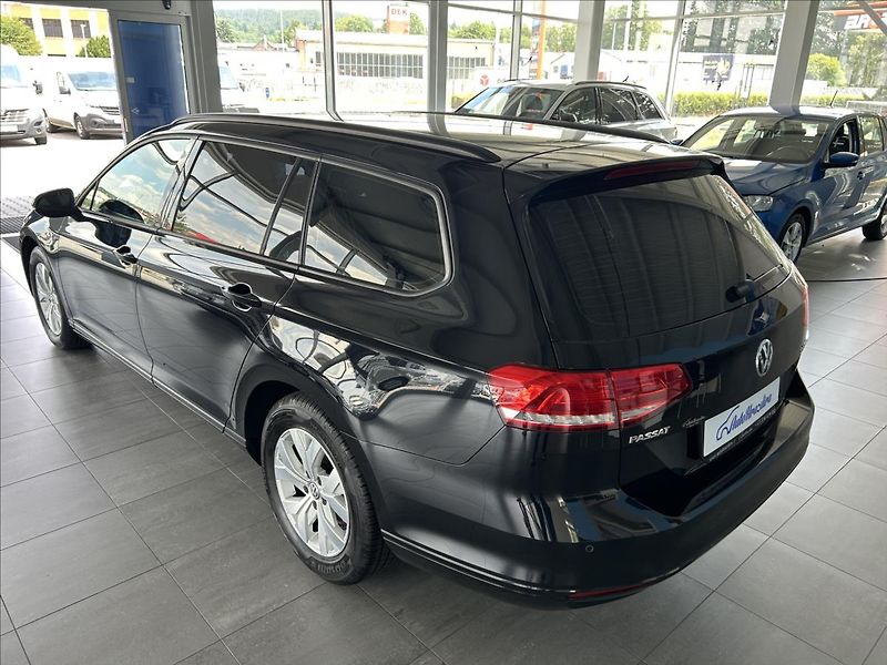 Volkswagen Passat 2,0   TDI 110kW,1.MAJ,SERVISKA - fotka 4 z 24