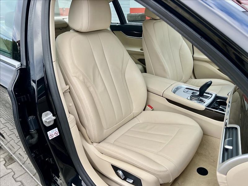 BMW Řada 7 3,0 730d xDrive záruka 2027 - fotka 19 z 61