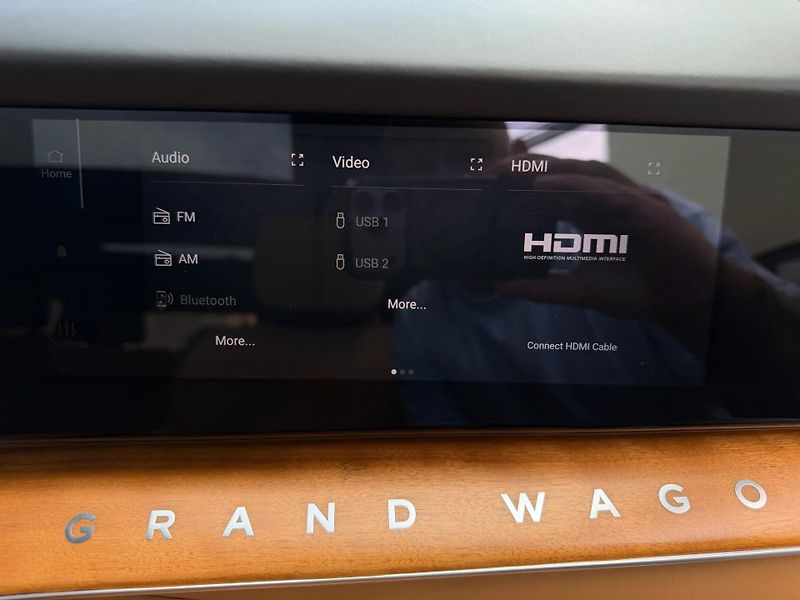 Jeep Grand Wagoneer (2022) + SERIES III + DPH + FULL + - fotka 32 z 36