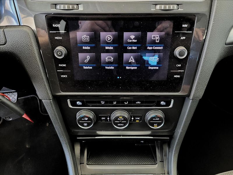 Volkswagen Golf 1,0 TSI,navi,digiklima,acc,alu - fotka 31 z 50