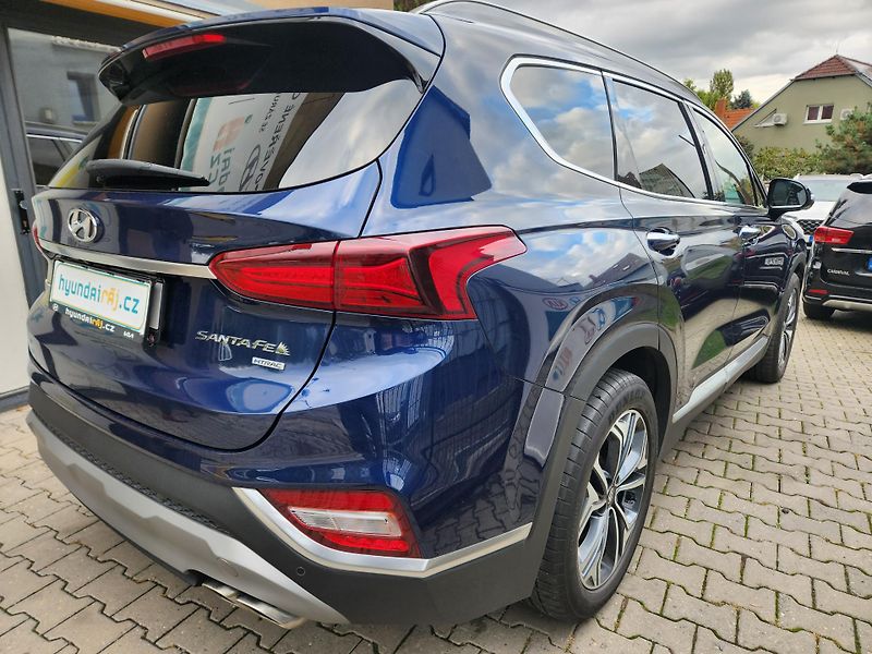 Hyundai Santa Fe (2019) 2.2-PREMIUM-PANORAMA-7 MÍST - fotka 9 z 10