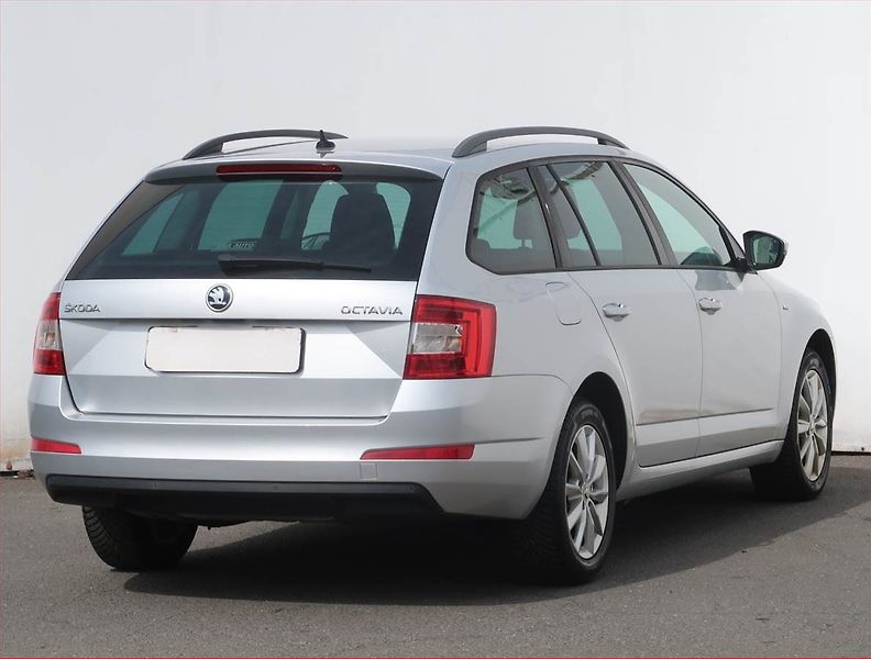 Škoda Octavia (2016) Ambition 1.6 TDI, Navi - fotka 5 z 22