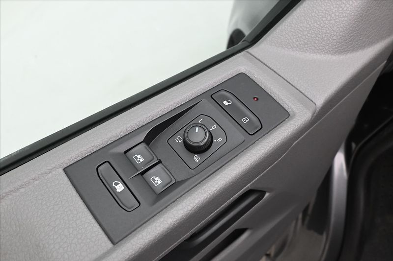 Volkswagen Transporter 2,0 TDI 110 kW DSG LONG Záruka - fotka 25 z 29