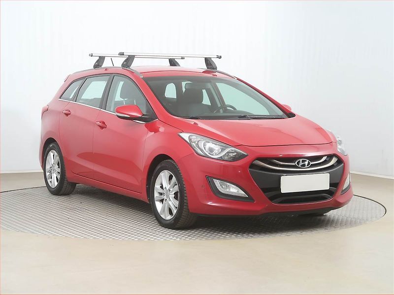 Hyundai i30 (2015) 1.6 MPI, nová STK - fotografie inzerátu
