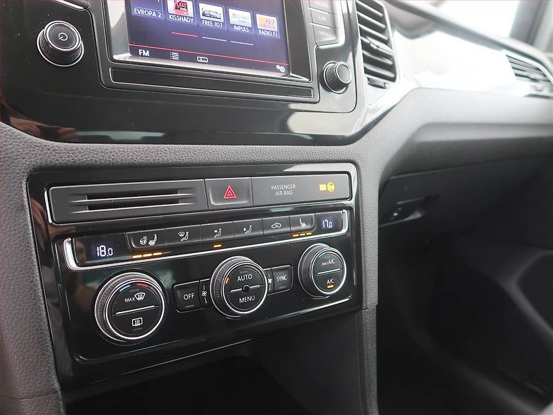 Volkswagen Golf Sportsvan (2014) Highline 1.4 TSI, Serv.kniha - fotka 13 z 15