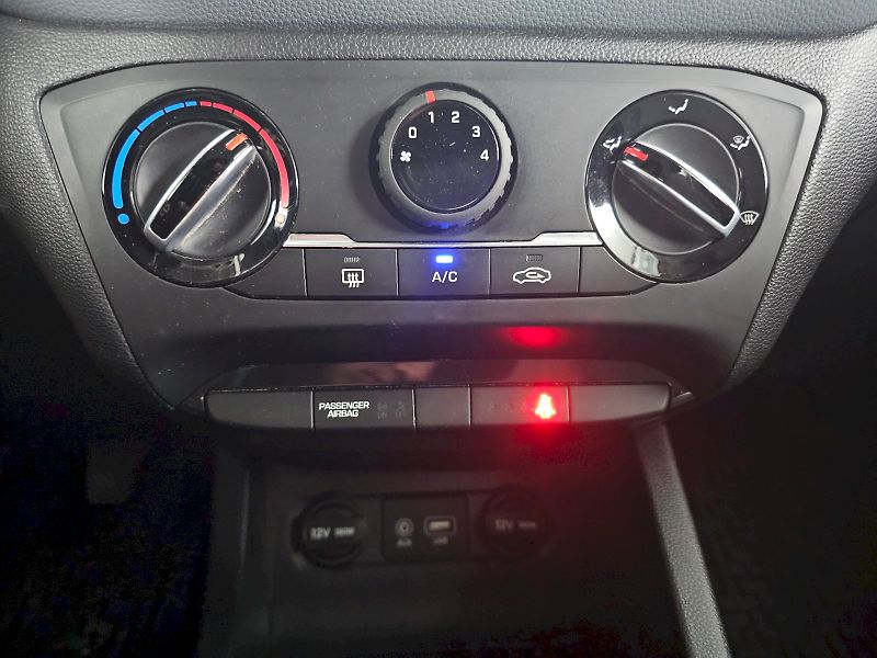 Hyundai i20 (2015) 1.2I 55kW - fotka 15 z 20