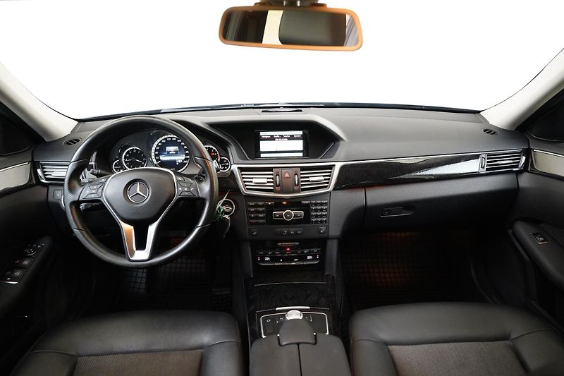 Mercedes-Benz Třídy E - fotka 5 z 23