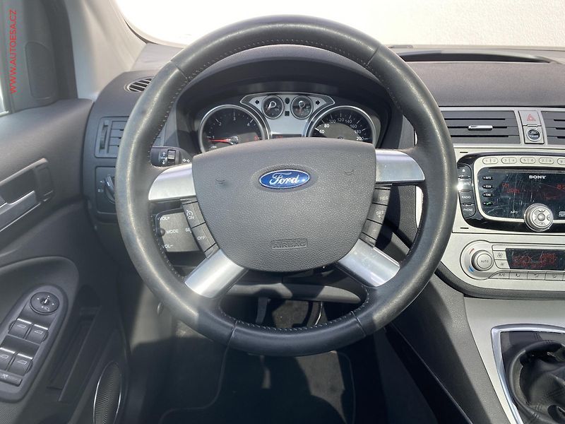 Ford Kuga (2009) 2.0 TDCi, Titanium, TZ, panor - fotka 11 z 15