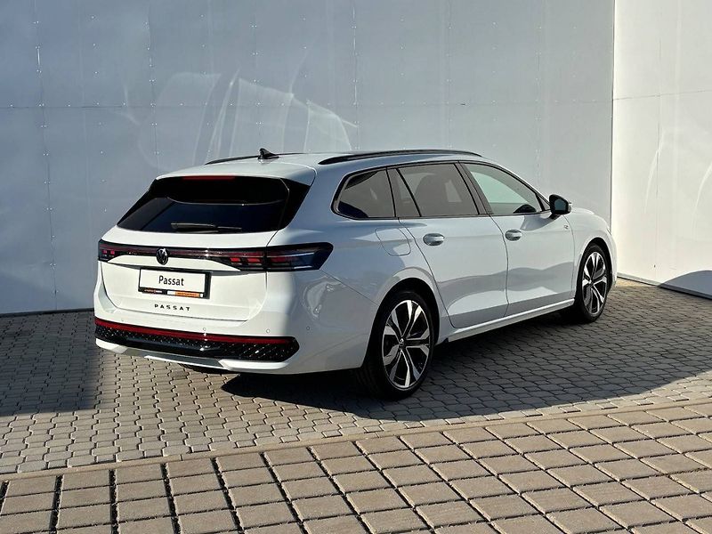 Volkswagen Passat (2026) R-Line Family 7DSG 2,0TDI - fotka 2 z 7