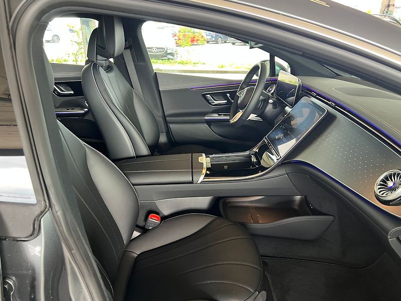 Mercedes-Benz EQE 300 Electric ART Edition - fotka 13 z 14