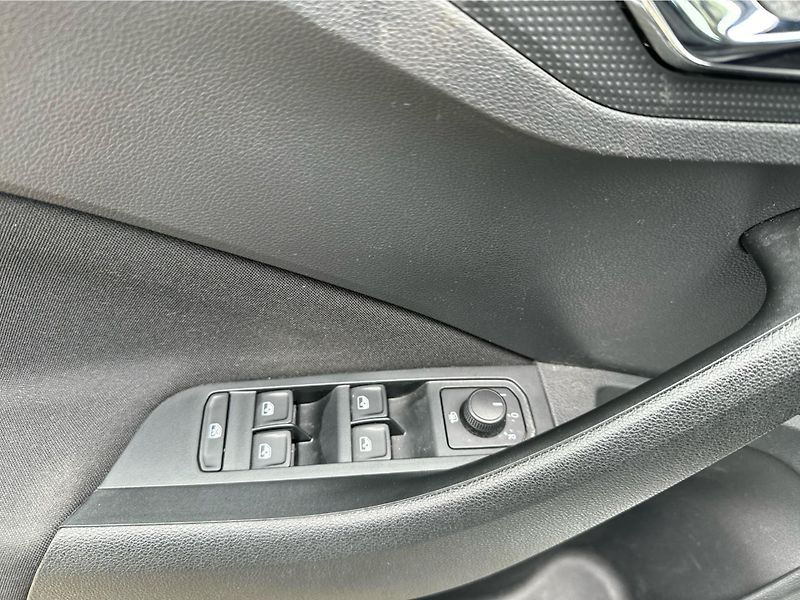 Škoda Scala 1,0TSi 81kW AMBITION PLUS - fotka 17 z 21