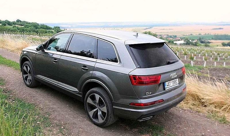 Audi Q7.