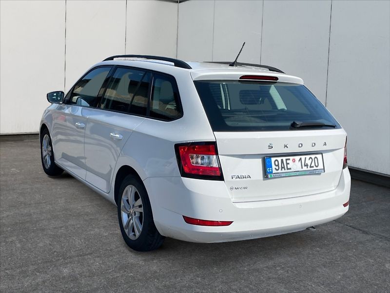 Škoda Fabia 1,0 TSI Ambition - fotka 4 z 11