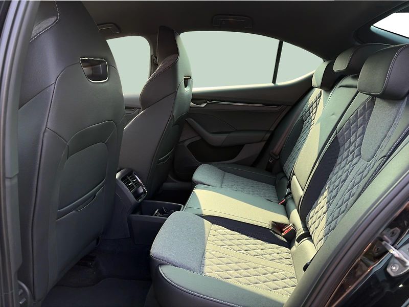 Škoda Octavia 1.5TSI 110kW SPORTLINE - fotka 14 z 23