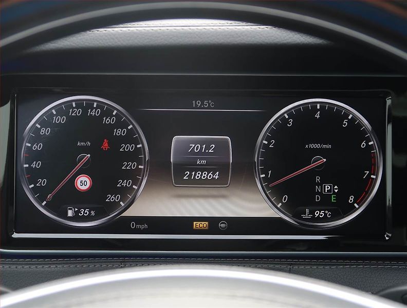 Mercedes-Benz Třídy S (2014) AMG Paket S 500 4MATIC, 4X4 - fotka 11 z 28